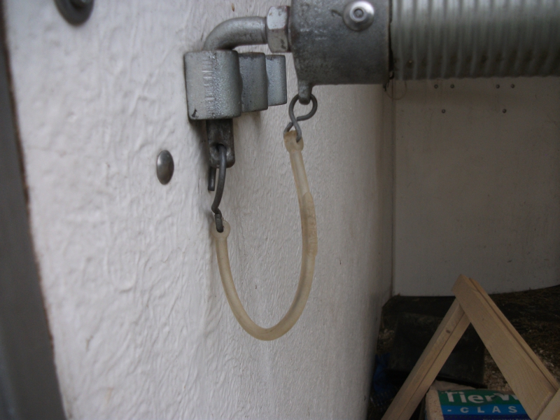 sicherheitshaken-940182